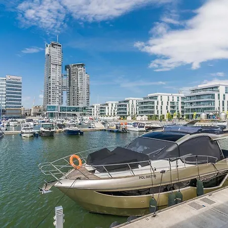 Faltom 20 Yacht Park Premium شقة
